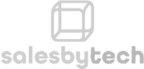Logo de « salesbytech » comportant un cube 3D stylisé à côté du nom de l'entreprise dans une police moderne et élégante.