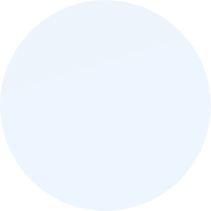 Un grand cercle bleu avec un léger dégradé diagonal du bleu plus foncé au bleu plus clair.