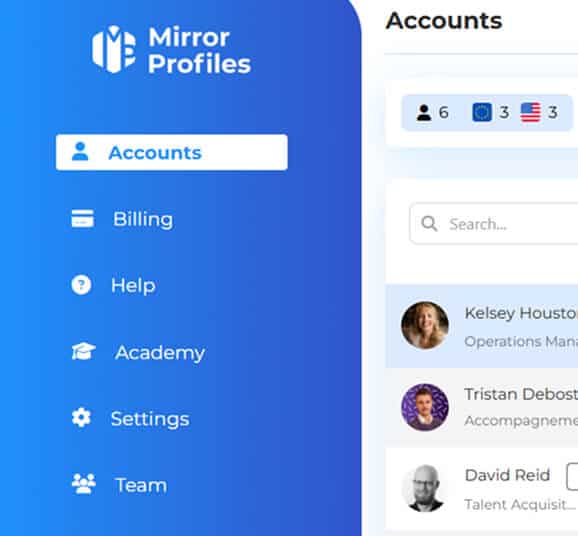 L'interface du tableau de bord affiche des options de navigation sur la gauche et une liste de comptes d'utilisateurs avec des photos de profil, des noms et des rôles sur la droite.